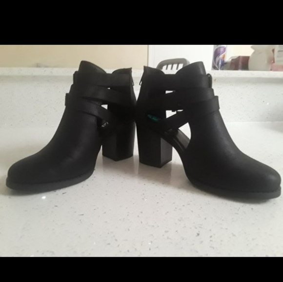 soda black booties